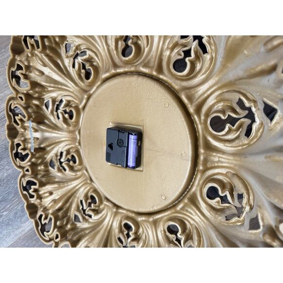 Vintage Large Ornate Mid-Century Syroco Quartz Wall Clock – 22” Diameter - Picture 9 of 11